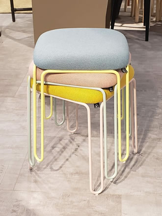 スツール　コヌビア　STULLE